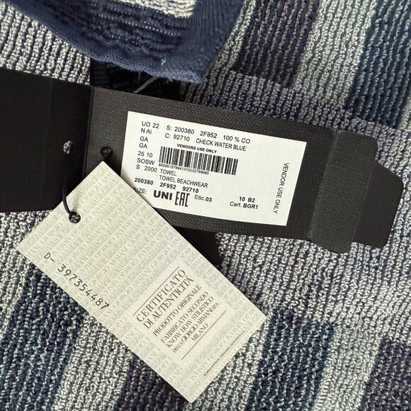 GIORGIO ARMANI 40" X 70" Authentic Multi-color Beach Towel, Retail $495 - Picture 10 of 14